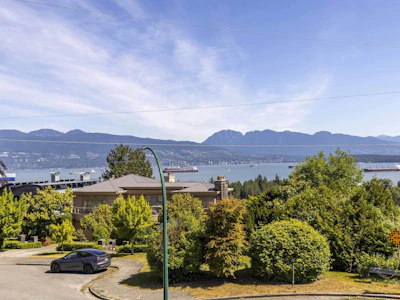4514 Bellevue Drive - 2