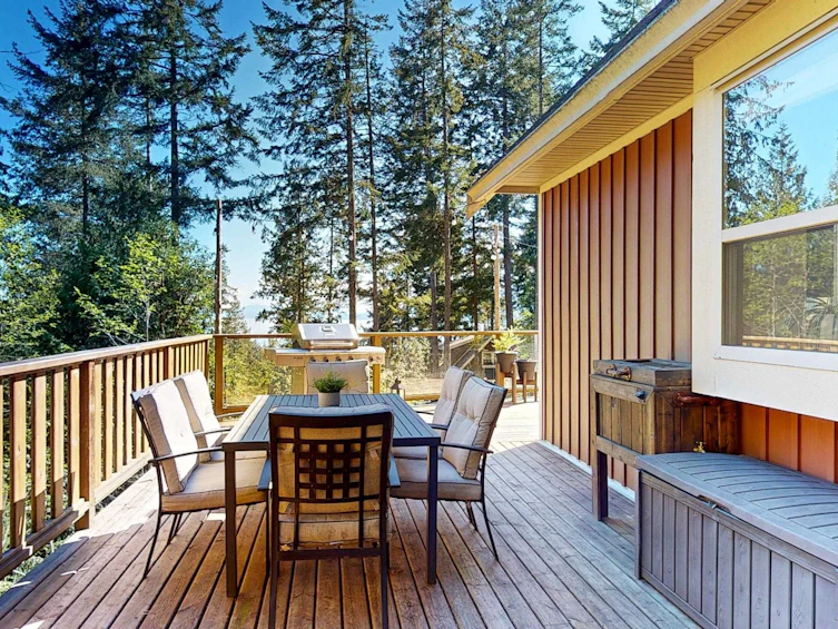 13555 Lee Road, Pender Harbour Egmont, BC, V0N 1S1 - 13