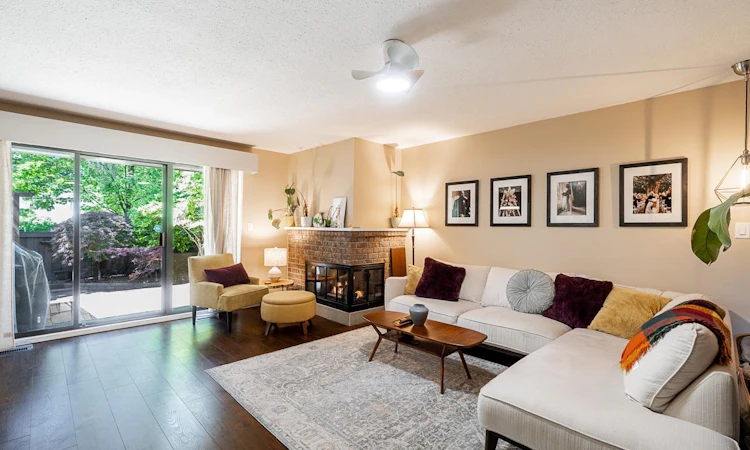 11-3350 Rosemont Drive