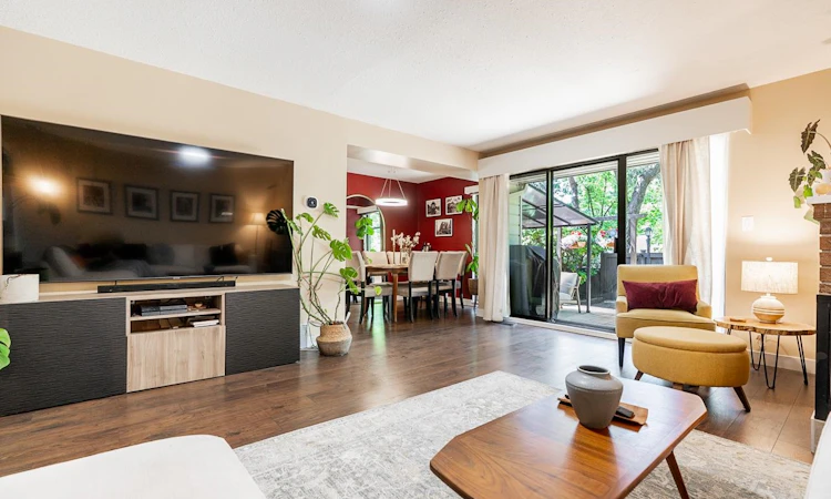 11-3350 Rosemont Drive