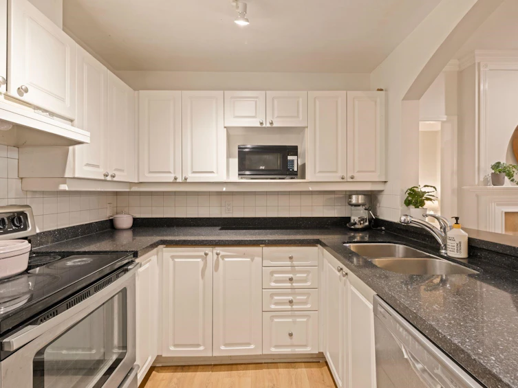 102-2588 Alder Street, Vancouver, BC, V6H 4E3 - 9