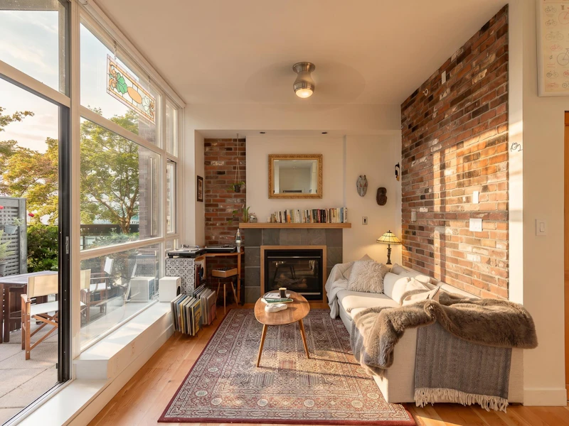 218 - 2515 Ontario Street, Vancouver BC V5T 4V4