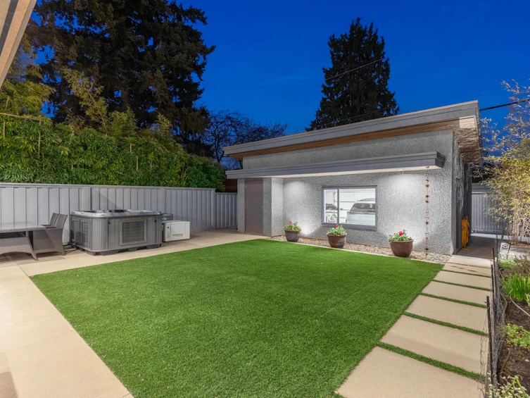 315 E 20th Street, North Vancouver, BC, V7L 3A8 - 3