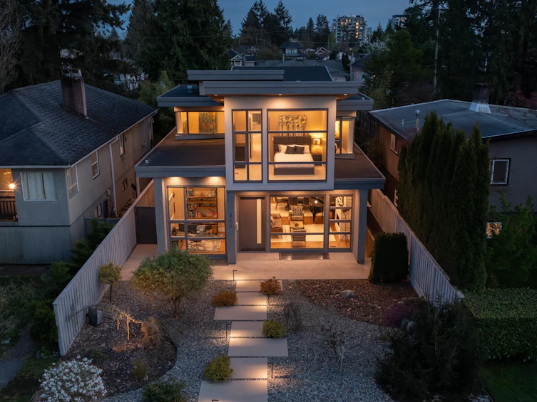 315 E 20th Street, North Vancouver, BC, V7L 3A8