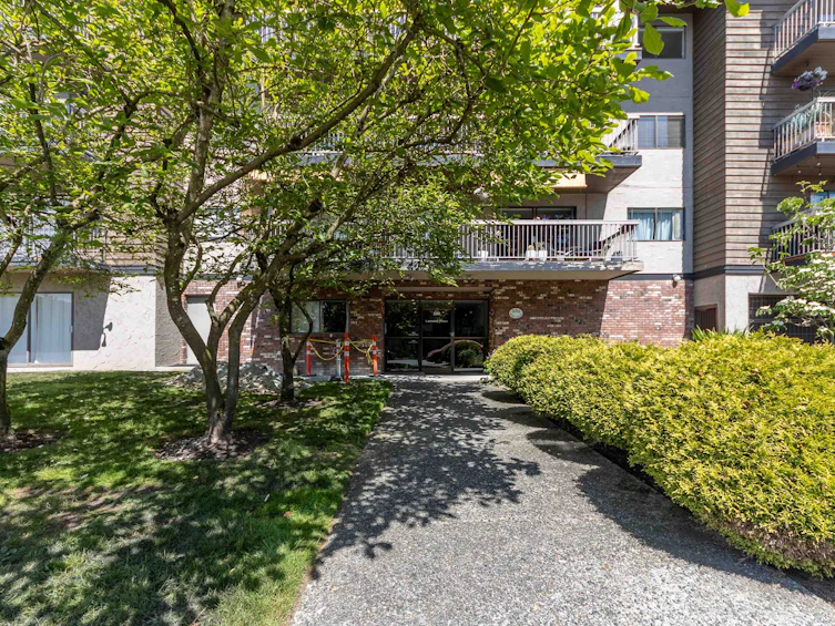 205-330 W 2nd Street, North Vancouver, BC, V7M 1E1 - 14