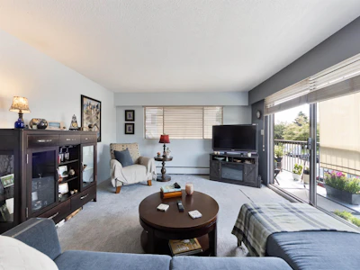 205-330 W 2nd Street - 2
