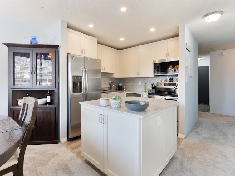 205-330 W 2nd Street, North Vancouver, BC, V7M 1E1 - 6