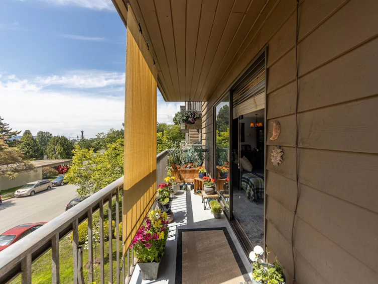 205-330 W 2nd Street, North Vancouver, BC, V7M 1E1 - 11