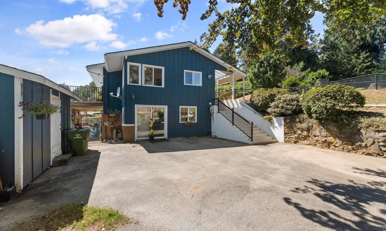 10005 Kenswood Drive