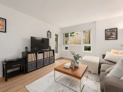 104-1330 Graveley Street - 3