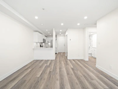 103-2212 Oxford Street - 4