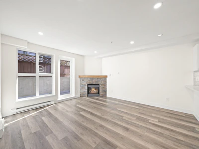 103-2212 Oxford Street - 3