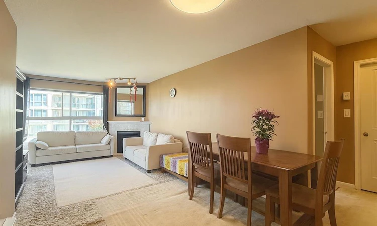 412-5880 Dover Crescent