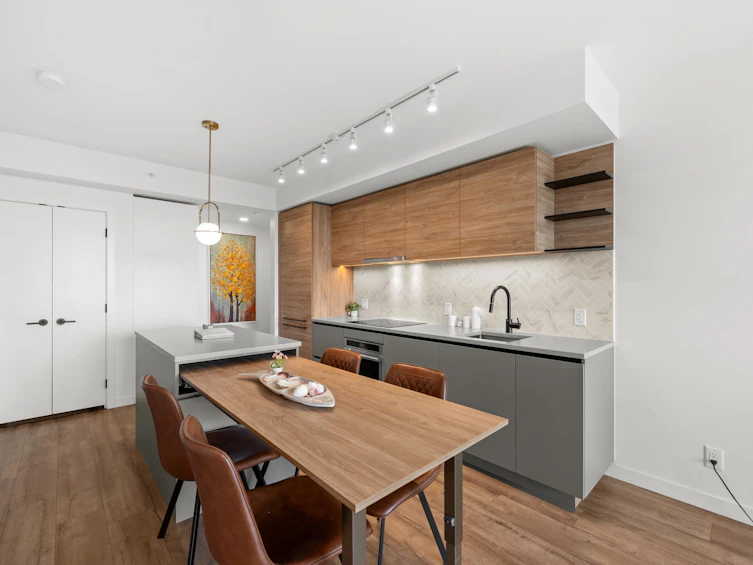 1712-10448 University Drive, Surrey, BC, V3T 0S7 - 11