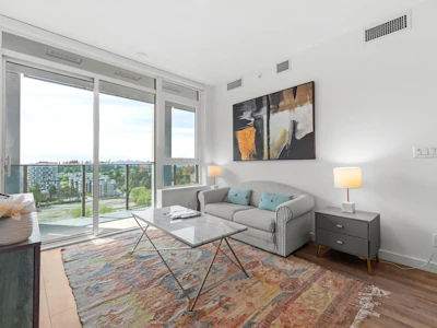 1712-10448 University Drive - 3