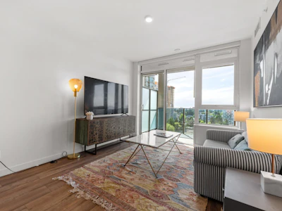 1712-10448 University Drive - 4