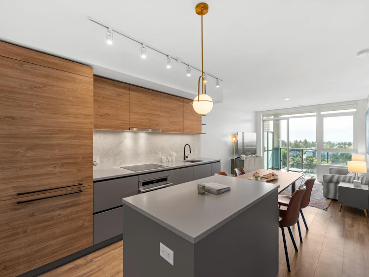 1712-10448 University Drive, Surrey, BC, V3T 0S7