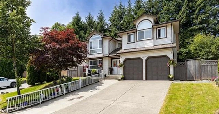 Upper-82xx 167a Street, Surrey, BC, V4N 3H5