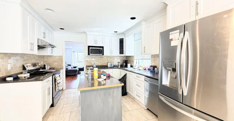 Upper-82xx 167a Street, Surrey, BC, V4N 3H5 - 6