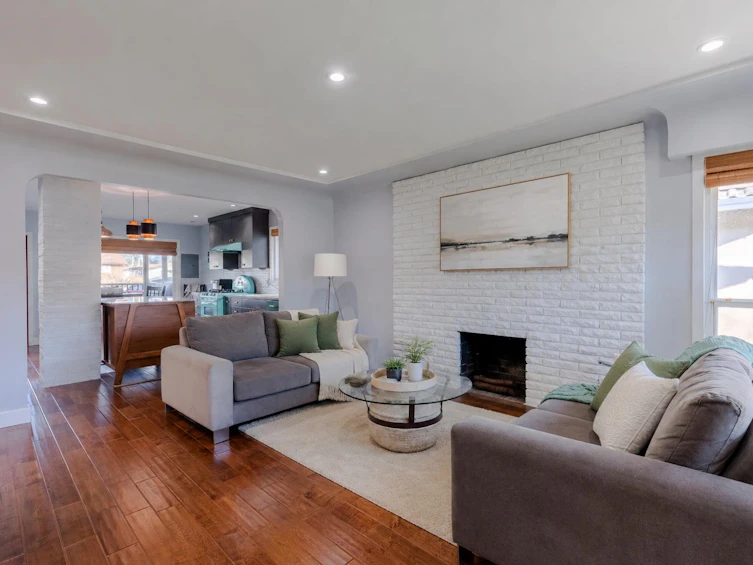 2951 Venables Street, Vancouver, BC, V5K 2R8 - 3