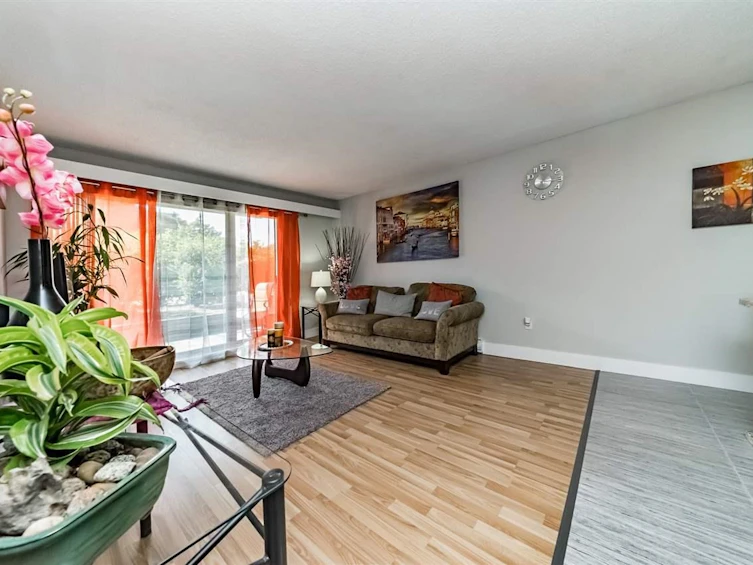 118-9847 Manchester Drive, Burnaby, BC, V3N 4P4 - 8