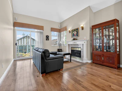 29-5221 Oakmount Crescent - 4