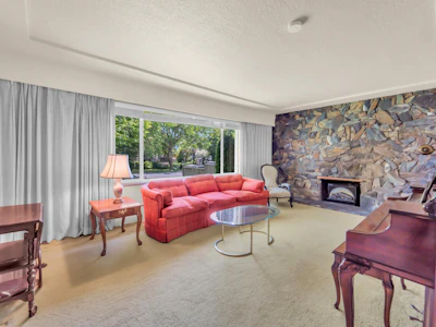 9451 Chapmond Crescent - 4