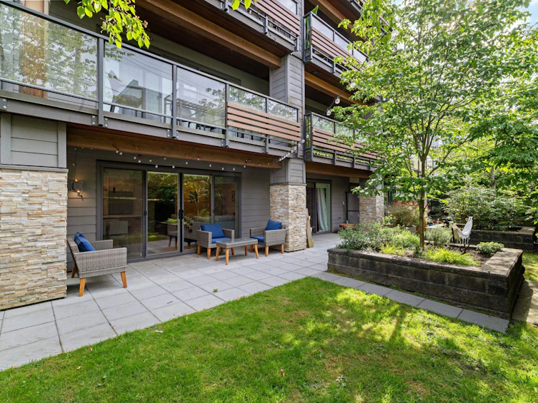 102-1661 E 2nd Avenue, Vancouver, BC, V5N 1E1 - 2