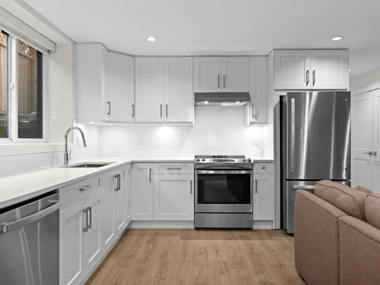 215 E 22nd Street, North Vancouver, BC, V7L 3C5 - 22