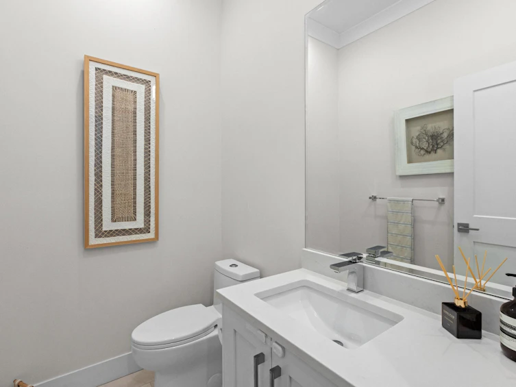215 E 22nd Street, North Vancouver, BC, V7L 3C5 - 13