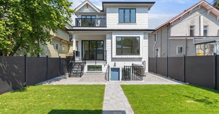 2-62 E 21st Avenue, Vancouver, BC, V5V 1P5 - 3