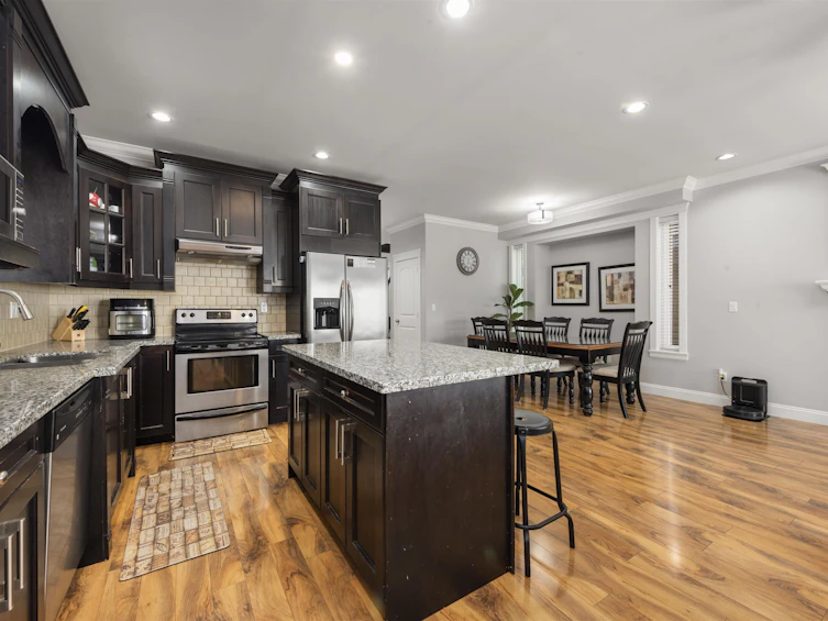 15032 60 Avenue, Surrey, BC, V3S 5X6 - 3