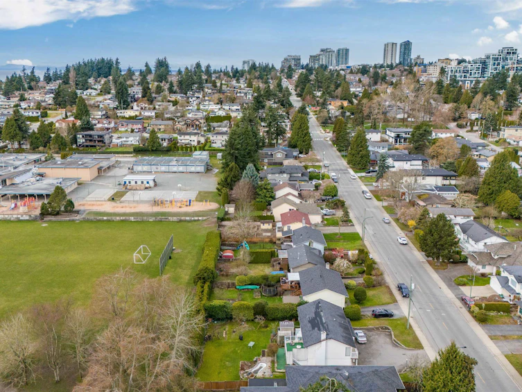 15894 Thrift Avenue, Surrey, BC, V4B 2M8 - 6