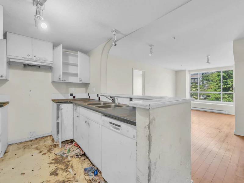 306 - 6833 Village Green, Burnaby BC V5E 4M1