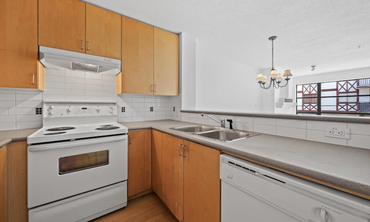 306-124 W 3rd Street