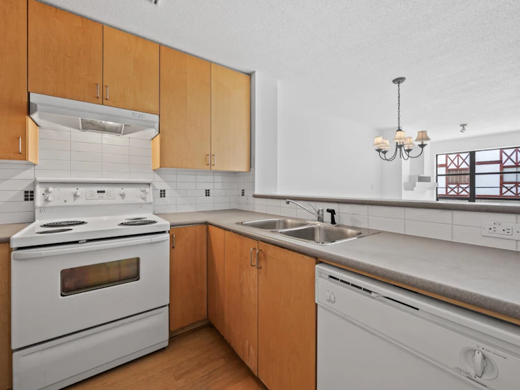 306-124 W 3rd Street, North Vancouver, BC, V7M 1E8 - 2