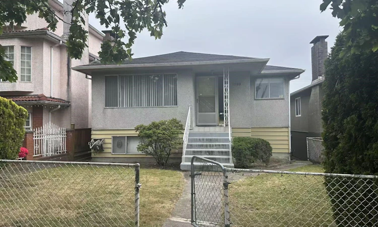1380 E 54th Avenue