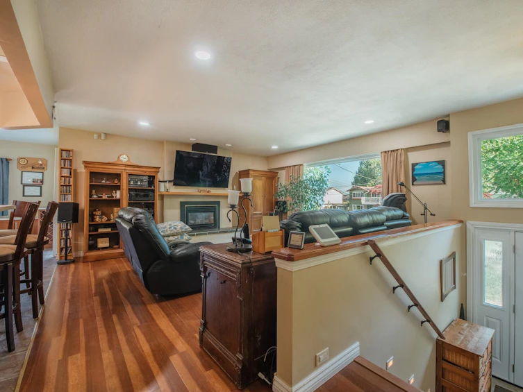934 Davis Road, Gibsons, BC, V0N 1V8 - 5