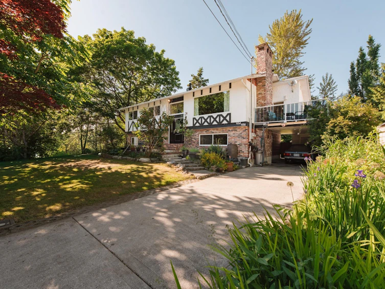 934 Davis Road, Gibsons, BC, V0N 1V8