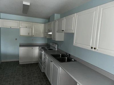 309-5499 203 Street - 5