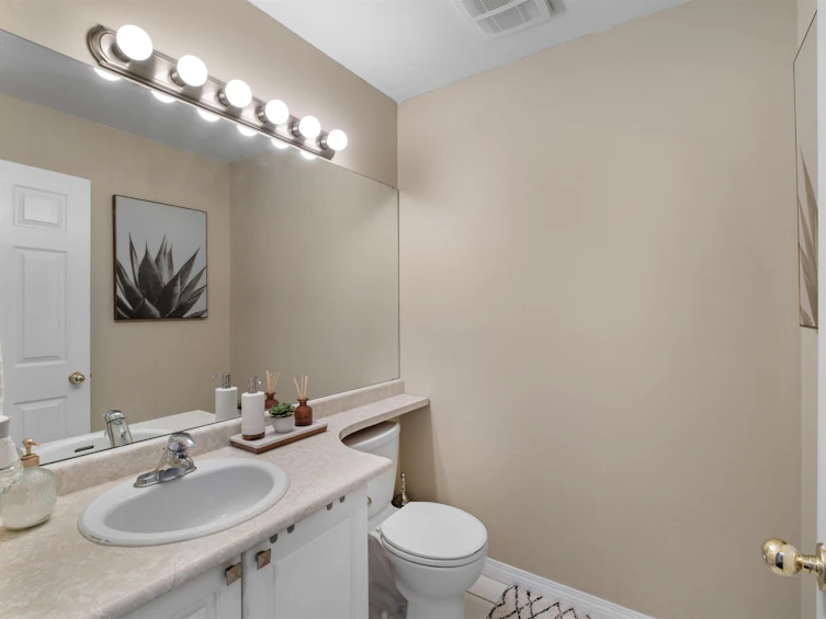230 St. Patricks Avenue, North Vancouver, BC, V7L 3N4 - 14