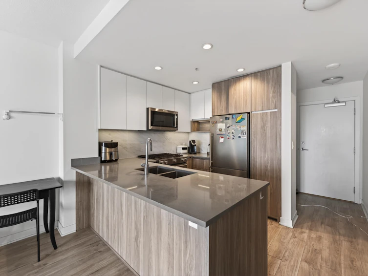 1103-8940 University Crescent, Burnaby, BC, V5A 0E7 - 9
