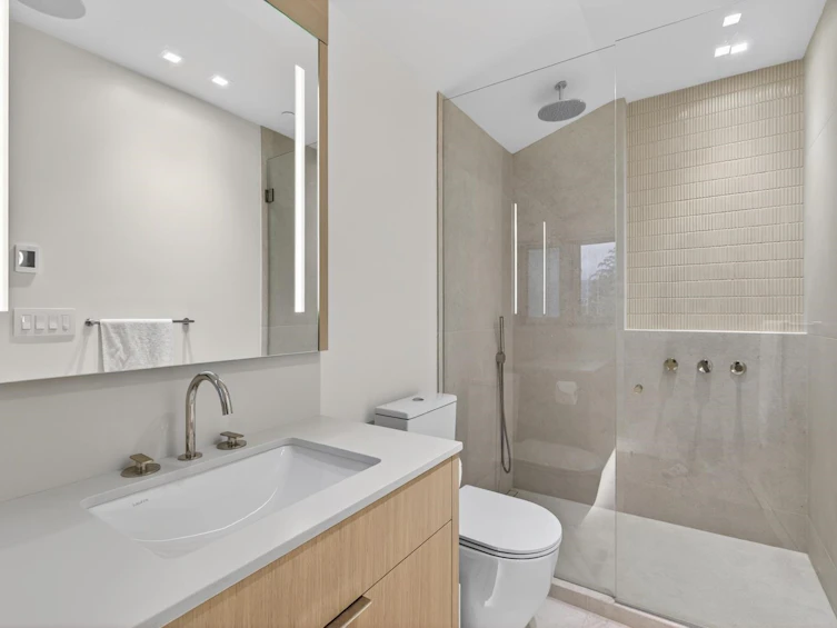 4521 Langara Avenue, Vancouver, BC, V6R 1C9 - 20