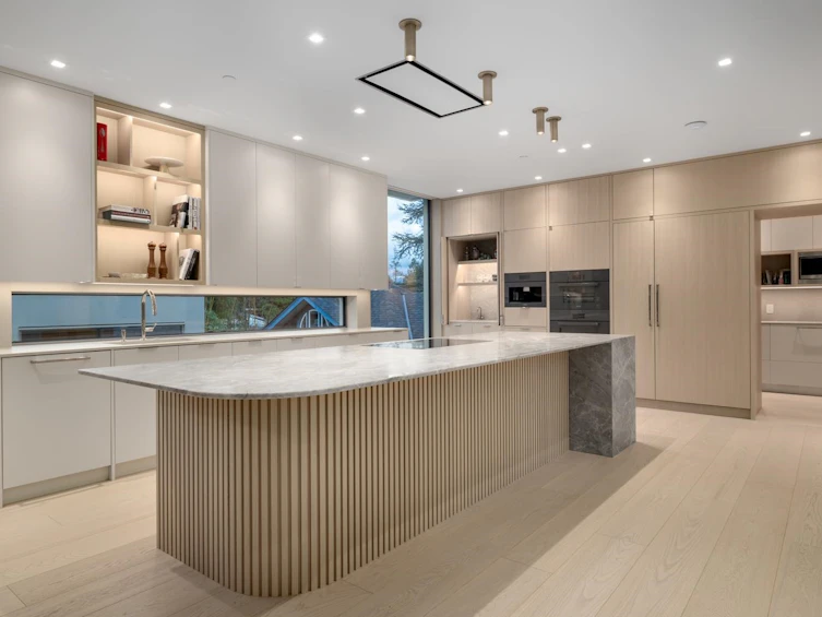 4521 Langara Avenue, Vancouver, BC, V6R 1C9 - 8