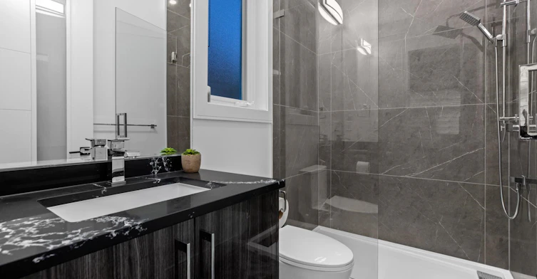929 Canyon Boulevard, North Vancouver, BC, V7R 2J9 - 11