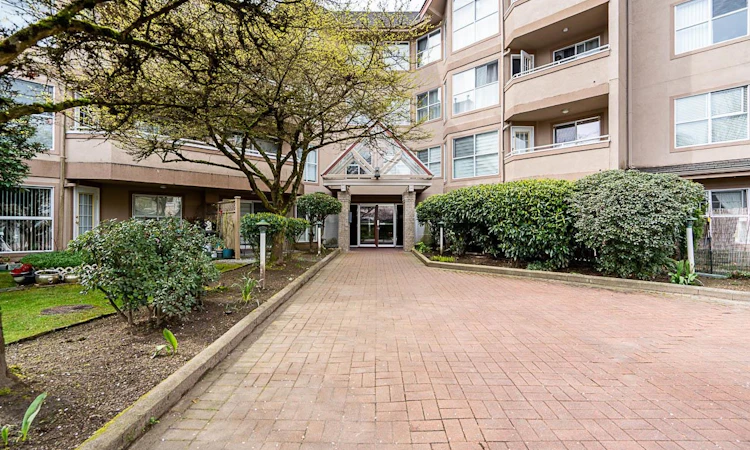 312-7435 121a Street