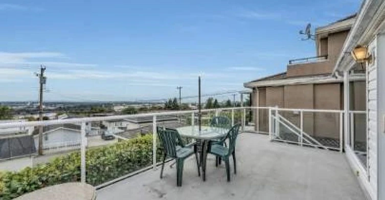 2208 Burquitlam Drive, Vancouver, BC, V5P 2P1 - 19