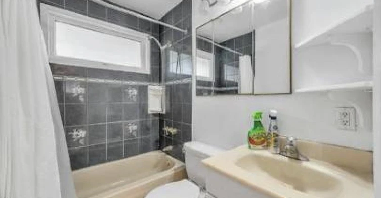 2208 Burquitlam Drive, Vancouver, BC, V5P 2P1 - 11