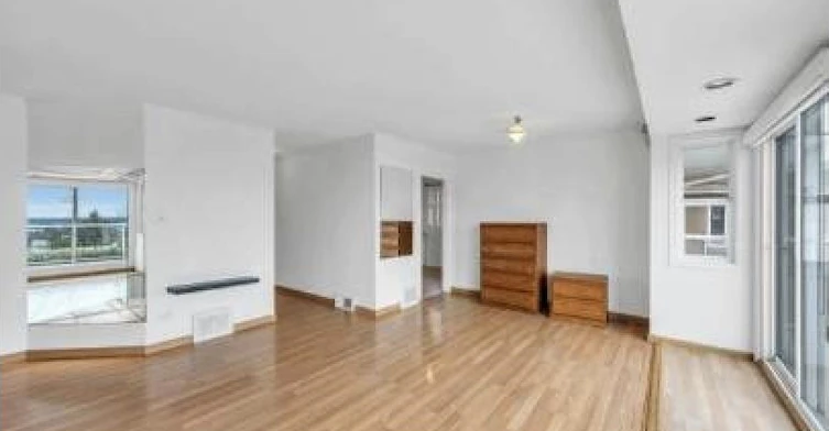 2208 Burquitlam Drive, Vancouver, BC, V5P 2P1 - 2