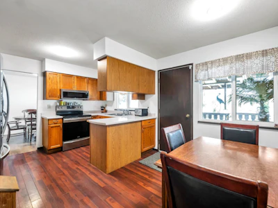 5927 184 Street - 3